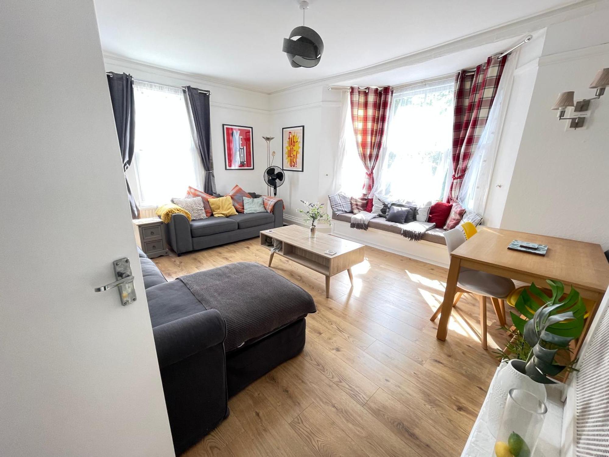 Apartment King's *